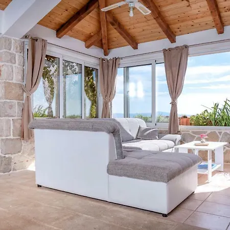 Spila Apartment *